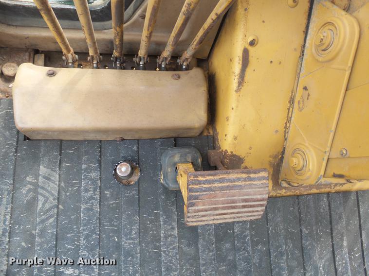 image for item DX9136 1983 Caterpillar 140G motor grader