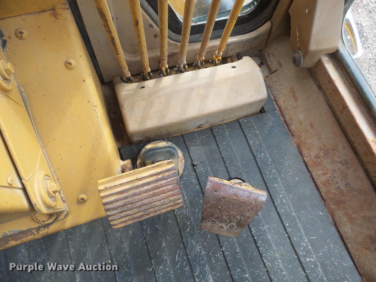 image for item DX9136 1983 Caterpillar 140G motor grader