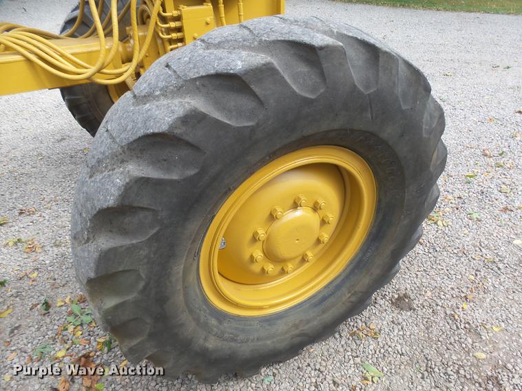 image for item DX9136 1983 Caterpillar 140G motor grader