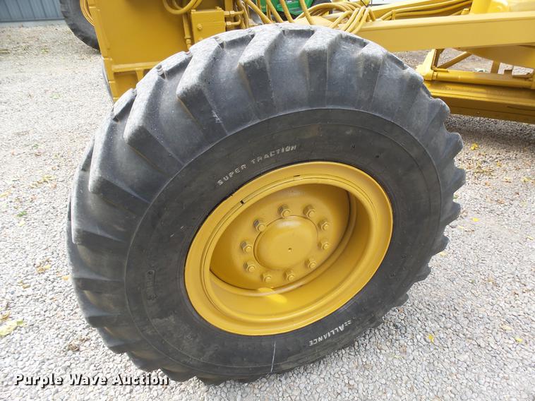 image for item DX9136 1983 Caterpillar 140G motor grader