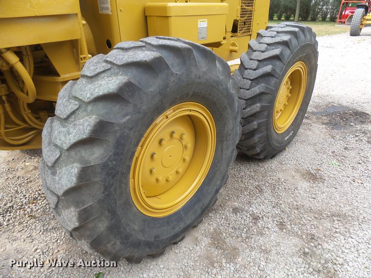 image for item DX9136 1983 Caterpillar 140G motor grader