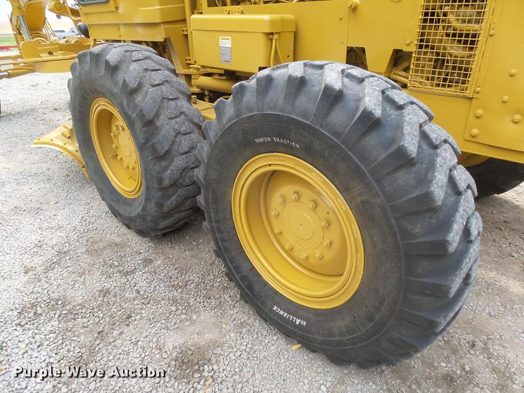 image for item DX9136 1983 Caterpillar 140G motor grader
