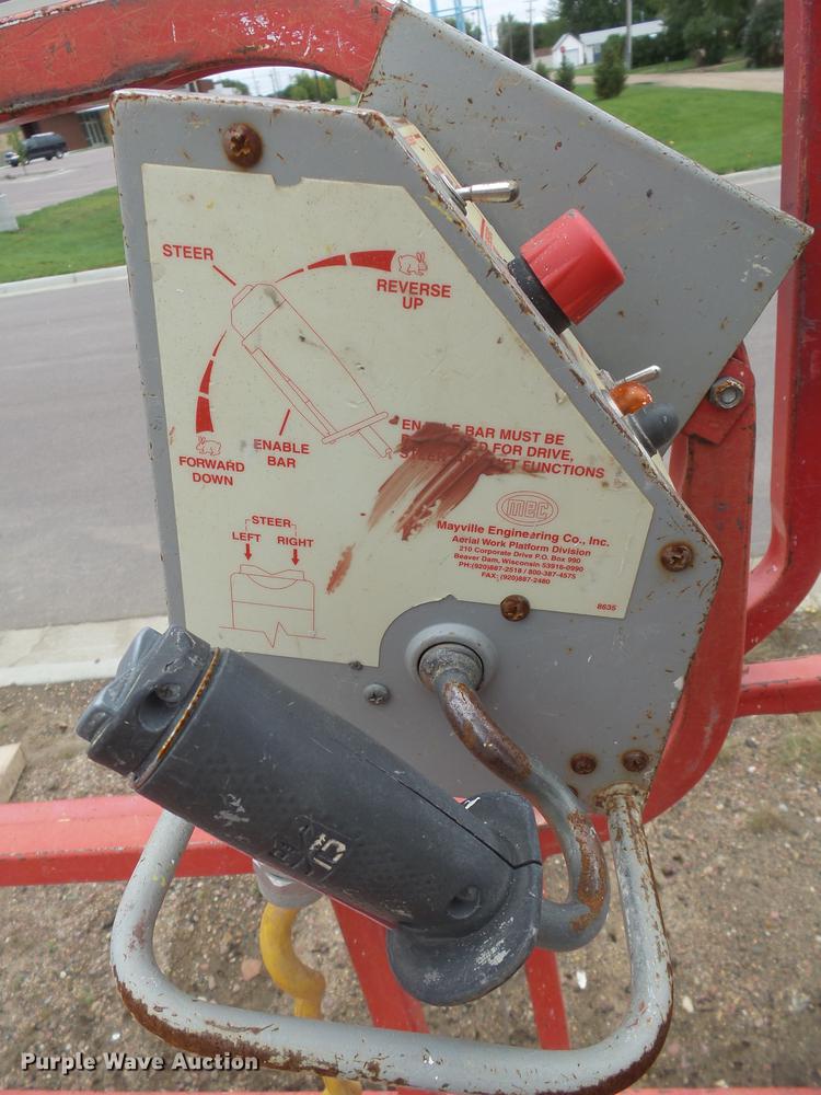 image for item DX9137 2000 Mec 2033ES scissor lift