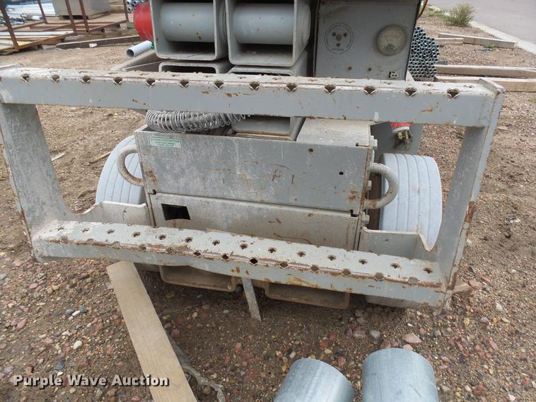 image for item DX9137 2000 Mec 2033ES scissor lift