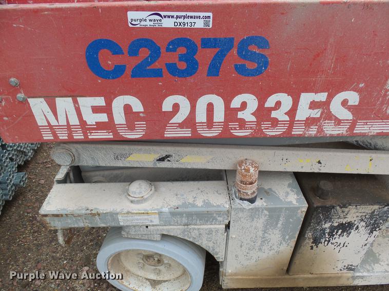 image for item DX9137 2000 Mec 2033ES scissor lift