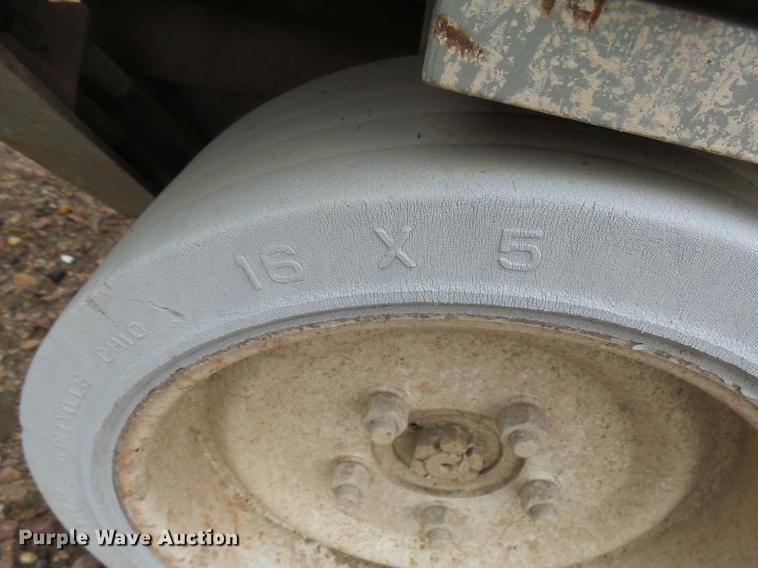 image for item DX9137 2000 Mec 2033ES scissor lift