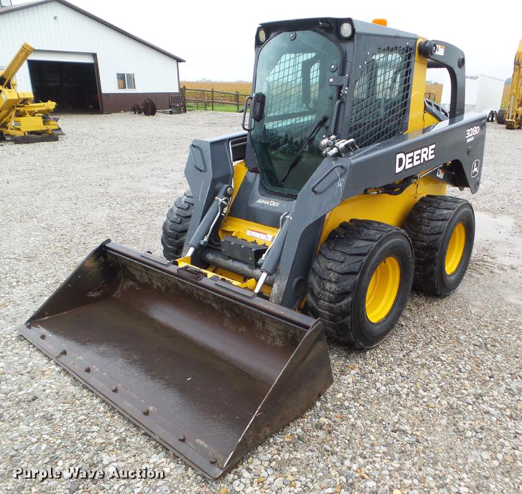 image for item DZ9434 2011 John Deere 328D skid steer