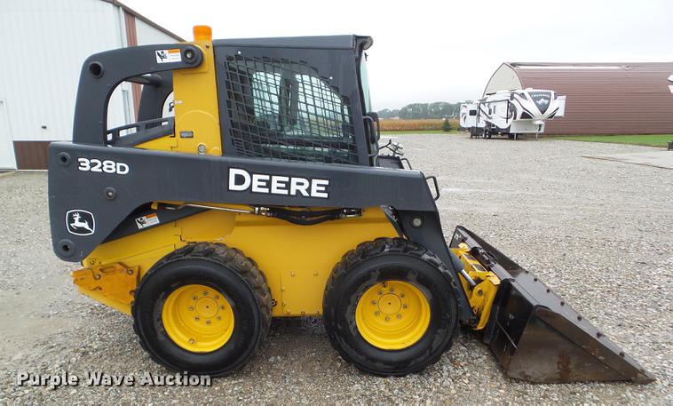 image for item DZ9434 2011 John Deere 328D skid steer