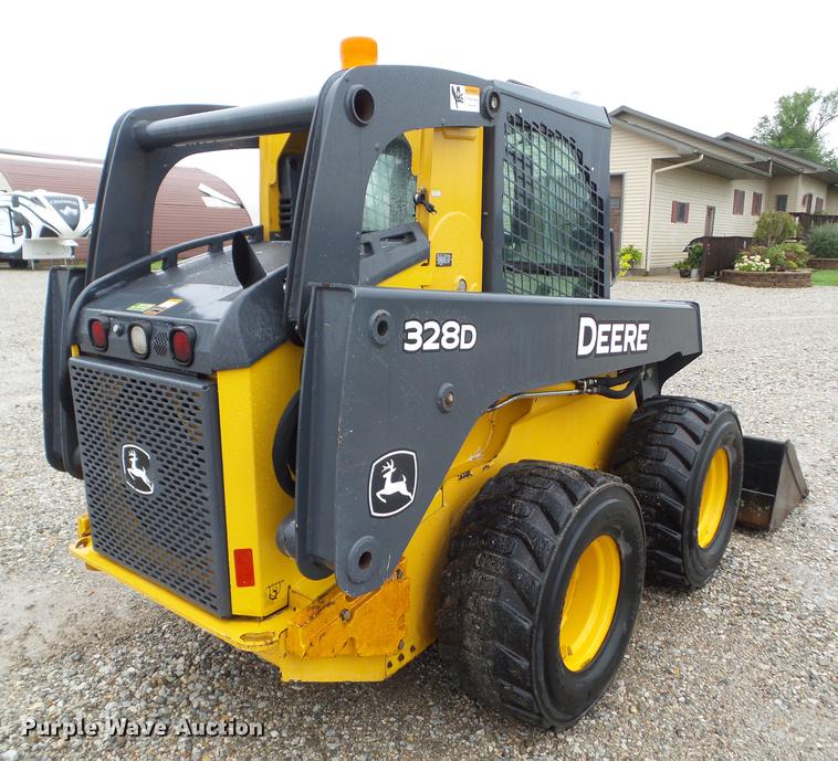 image for item DZ9434 2011 John Deere 328D skid steer