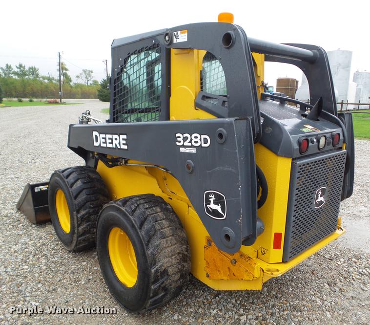 image for item DZ9434 2011 John Deere 328D skid steer