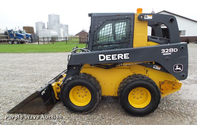 image for item DZ9434 2011 John Deere 328D skid steer