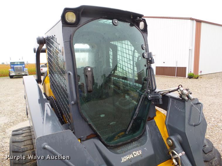 image for item DZ9434 2011 John Deere 328D skid steer