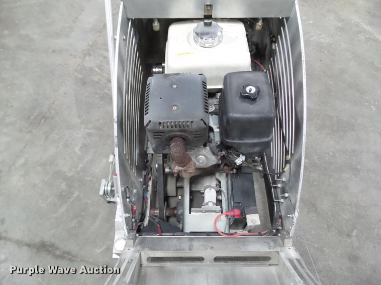 image for item DZ9448 2010 Husqvarna Soff-Cut X2500 saw