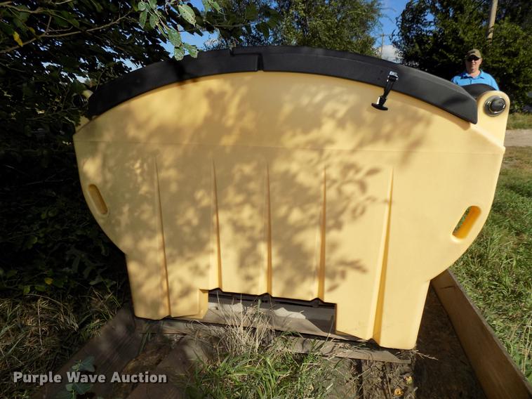 image for item DZ9557 Fisher Poly Caster spreader