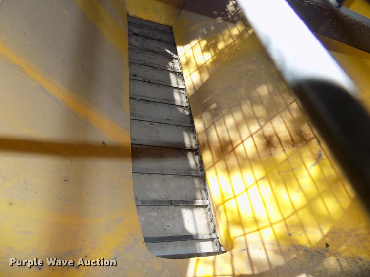 image for item DZ9557 Fisher Poly Caster spreader