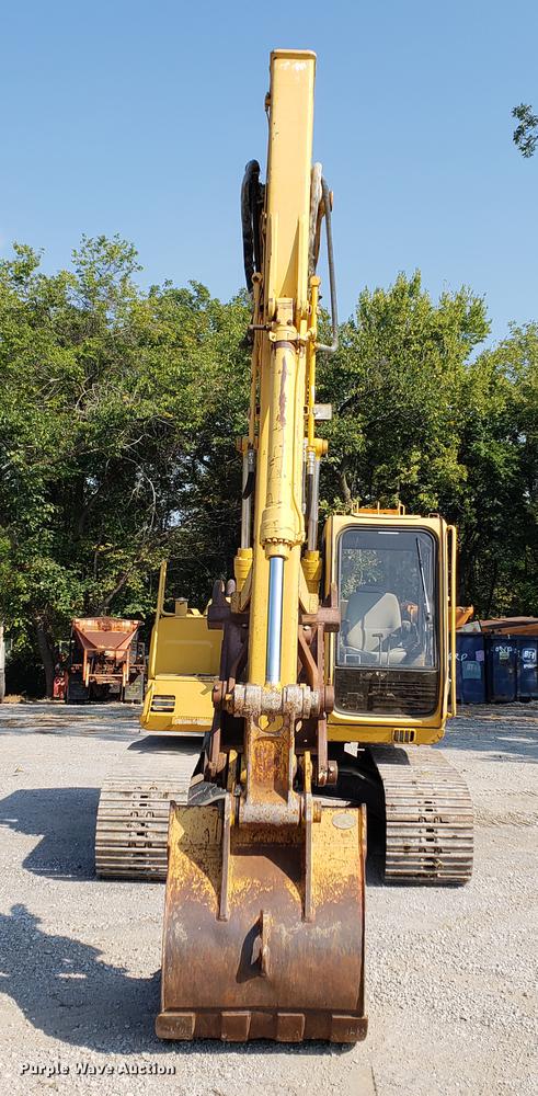 image for item EF9854 1996 John Deere 490E excavator