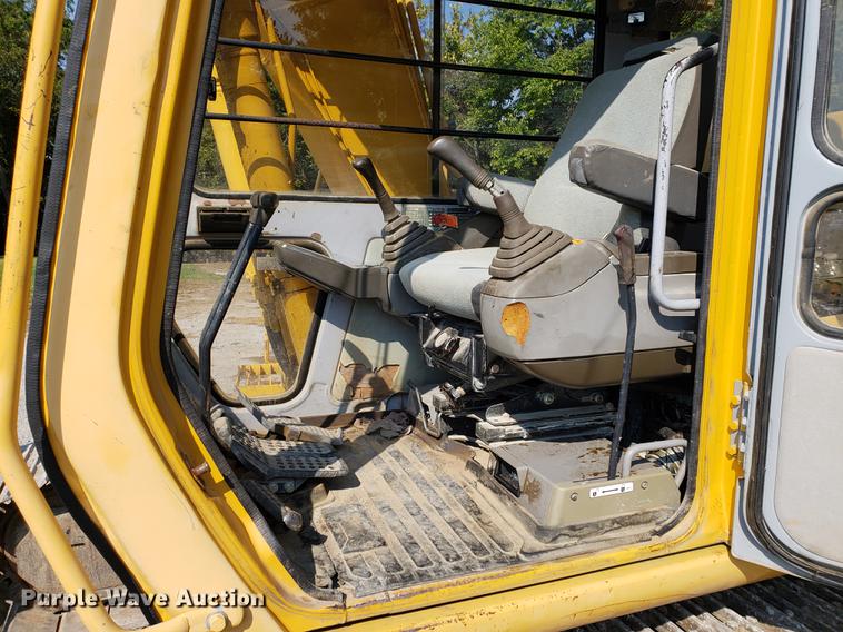 image for item EF9854 1996 John Deere 490E excavator