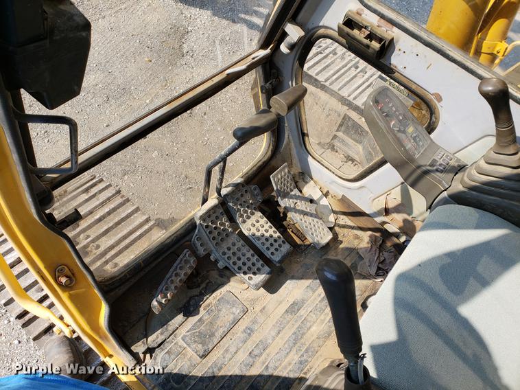 image for item EF9854 1996 John Deere 490E excavator