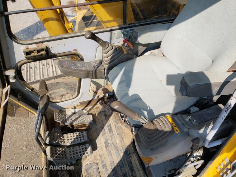 image for item EF9854 1996 John Deere 490E excavator