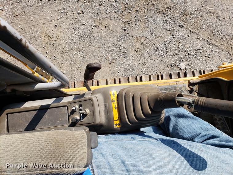 image for item EF9854 1996 John Deere 490E excavator