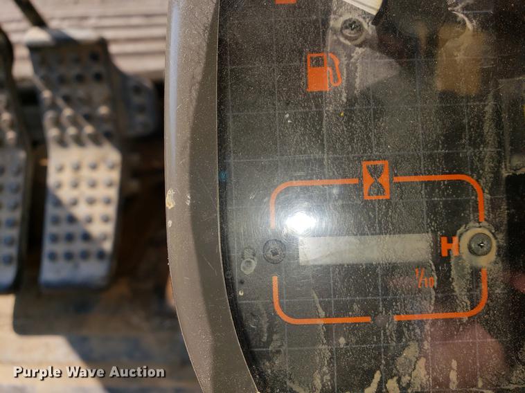 image for item EF9854 1996 John Deere 490E excavator