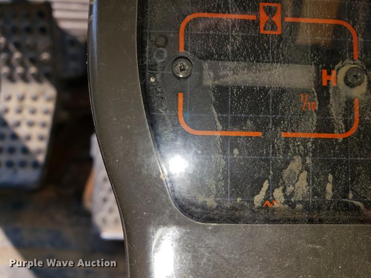 image for item EF9854 1996 John Deere 490E excavator