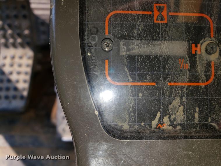 image for item EF9854 1996 John Deere 490E excavator