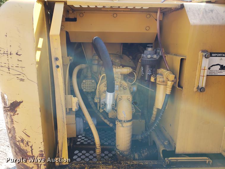 image for item EF9854 1996 John Deere 490E excavator