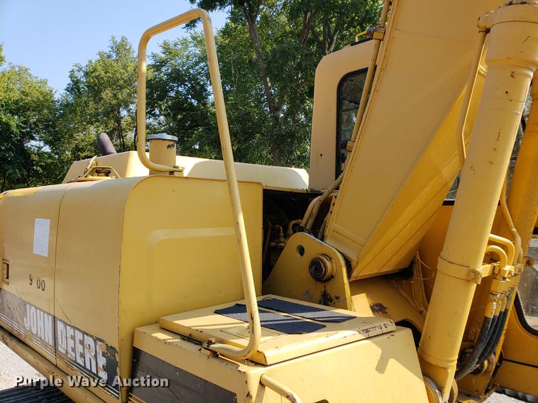 image for item EF9854 1996 John Deere 490E excavator