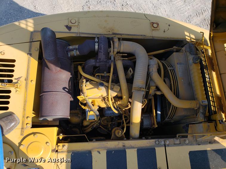 image for item EF9854 1996 John Deere 490E excavator