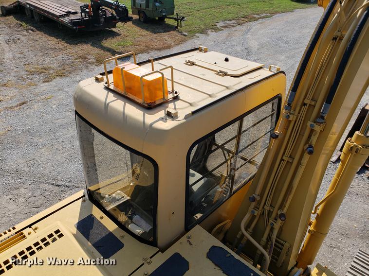 image for item EF9854 1996 John Deere 490E excavator