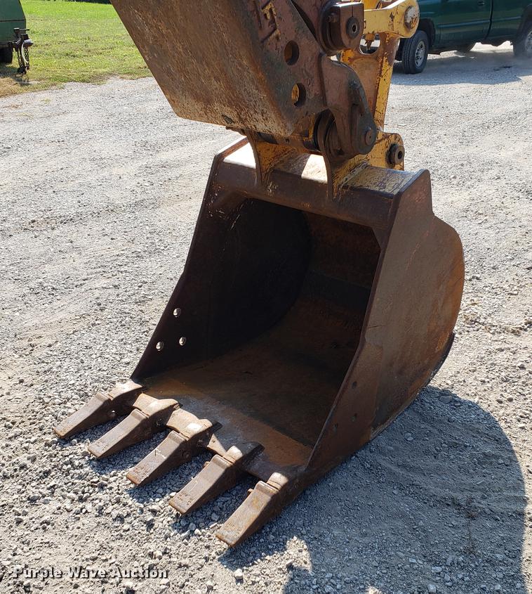 image for item EF9854 1996 John Deere 490E excavator