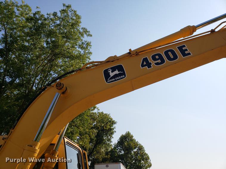image for item EF9854 1996 John Deere 490E excavator