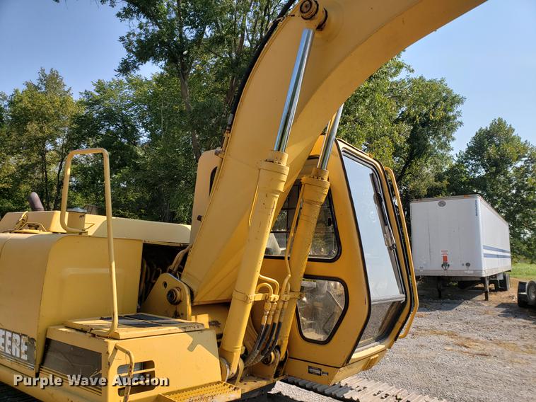 image for item EF9854 1996 John Deere 490E excavator