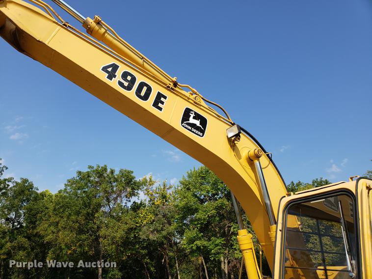 image for item EF9854 1996 John Deere 490E excavator