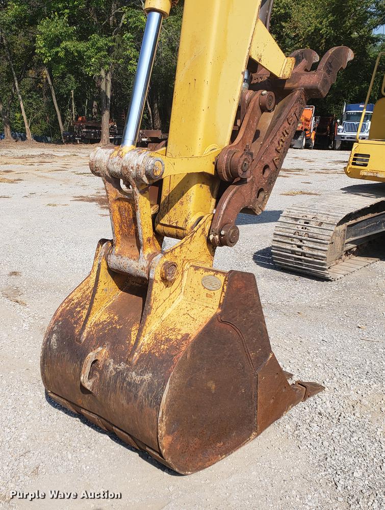 image for item EF9854 1996 John Deere 490E excavator