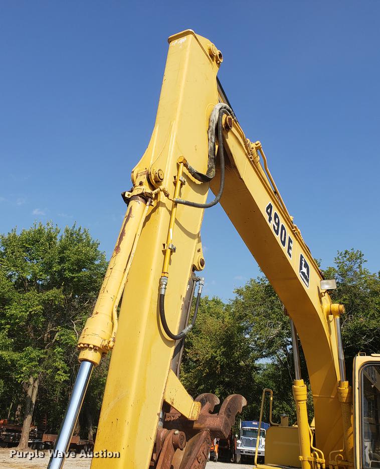 image for item EF9854 1996 John Deere 490E excavator