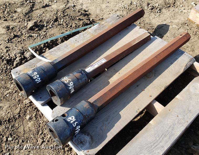 (3) auger extensions in Olathe, KS Item EF9890 sold Purple Wave