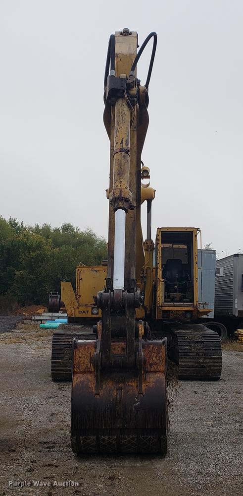 image for item EF9917 1984 Caterpillar 235 excavator