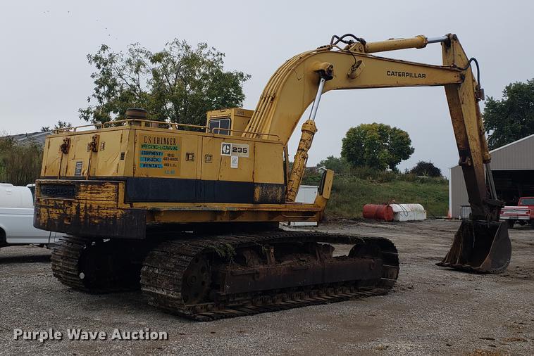 image for item EF9917 1984 Caterpillar 235 excavator