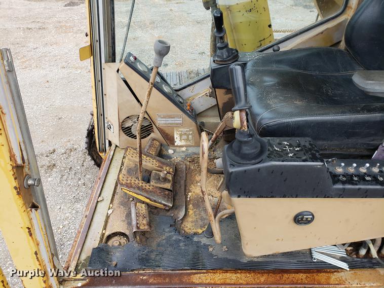 image for item EF9917 1984 Caterpillar 235 excavator