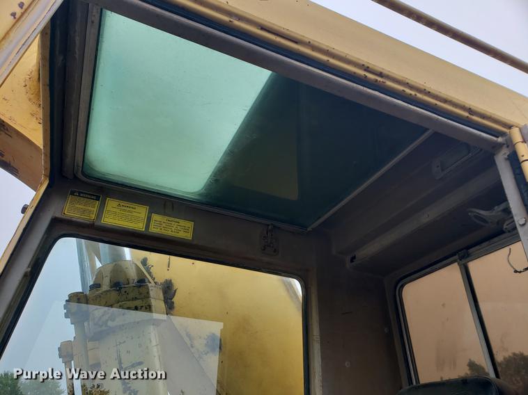 image for item EF9917 1984 Caterpillar 235 excavator