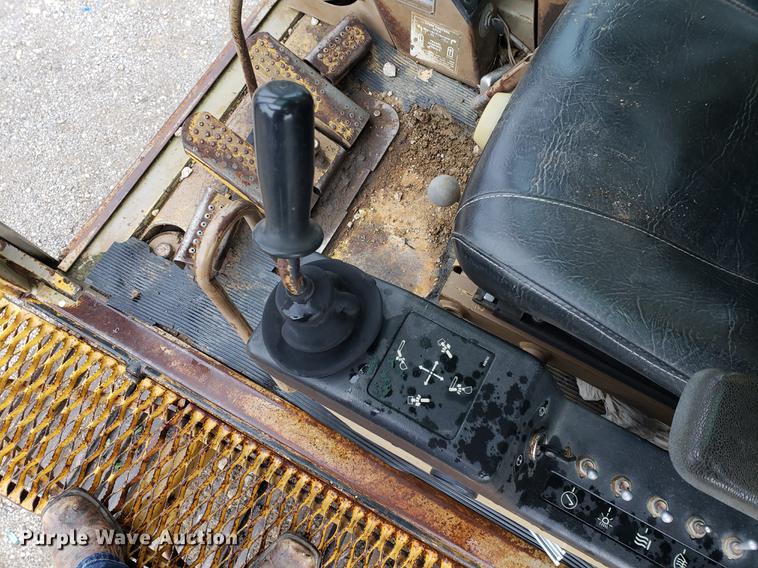 image for item EF9917 1984 Caterpillar 235 excavator