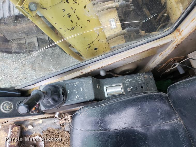 image for item EF9917 1984 Caterpillar 235 excavator