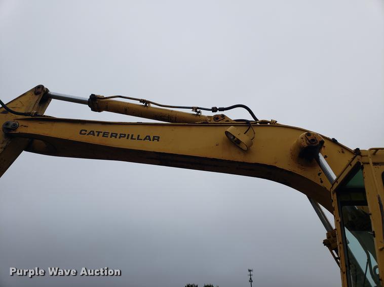 image for item EF9917 1984 Caterpillar 235 excavator