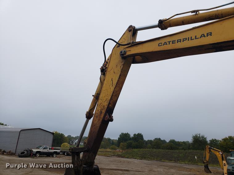 image for item EF9917 1984 Caterpillar 235 excavator