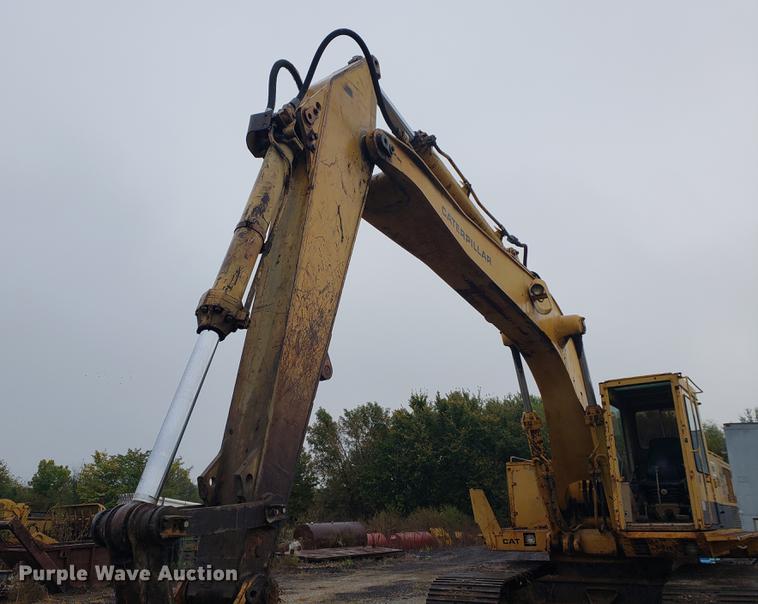 image for item EF9917 1984 Caterpillar 235 excavator