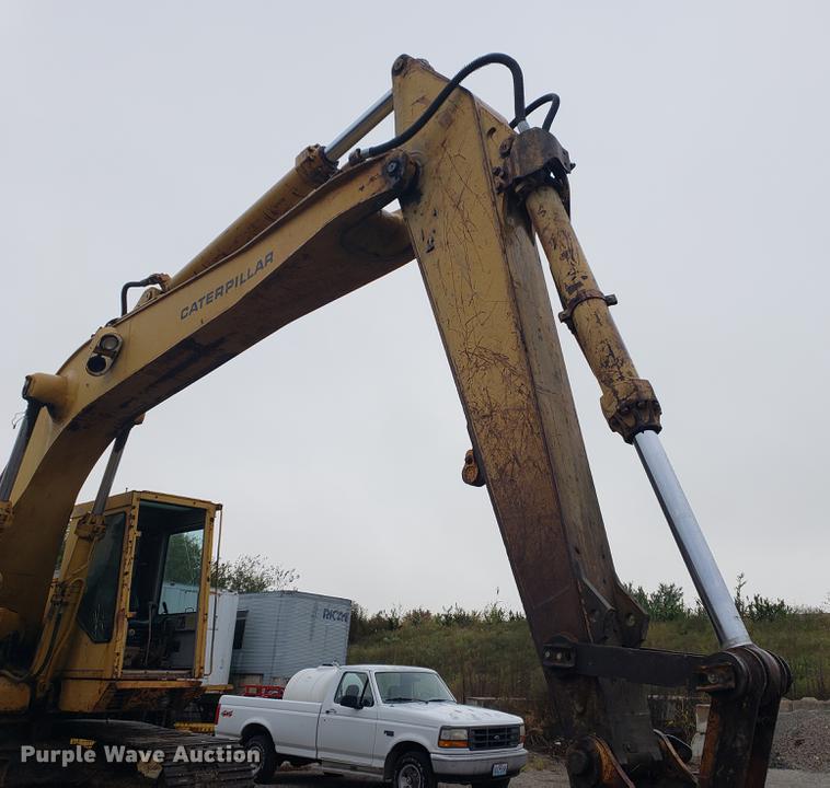 image for item EF9917 1984 Caterpillar 235 excavator