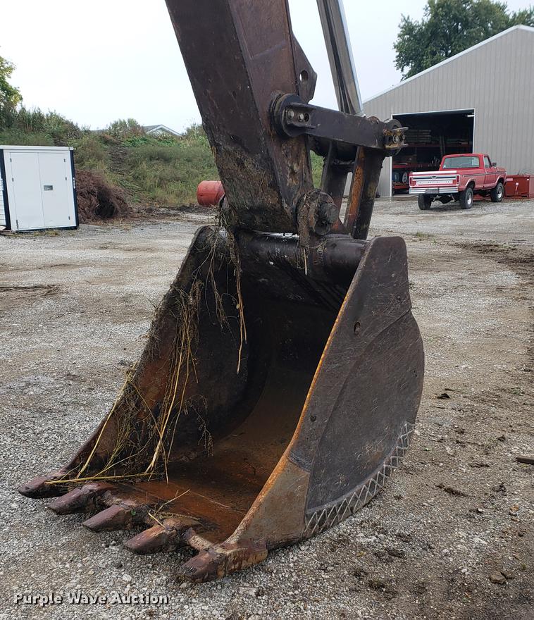 image for item EF9917 1984 Caterpillar 235 excavator