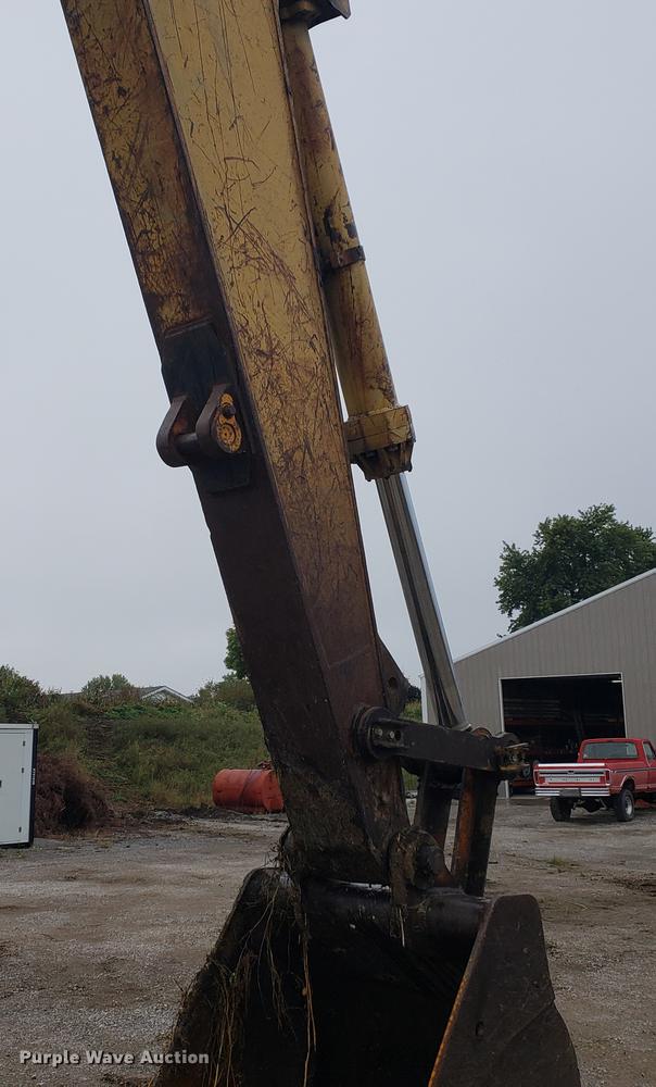 image for item EF9917 1984 Caterpillar 235 excavator